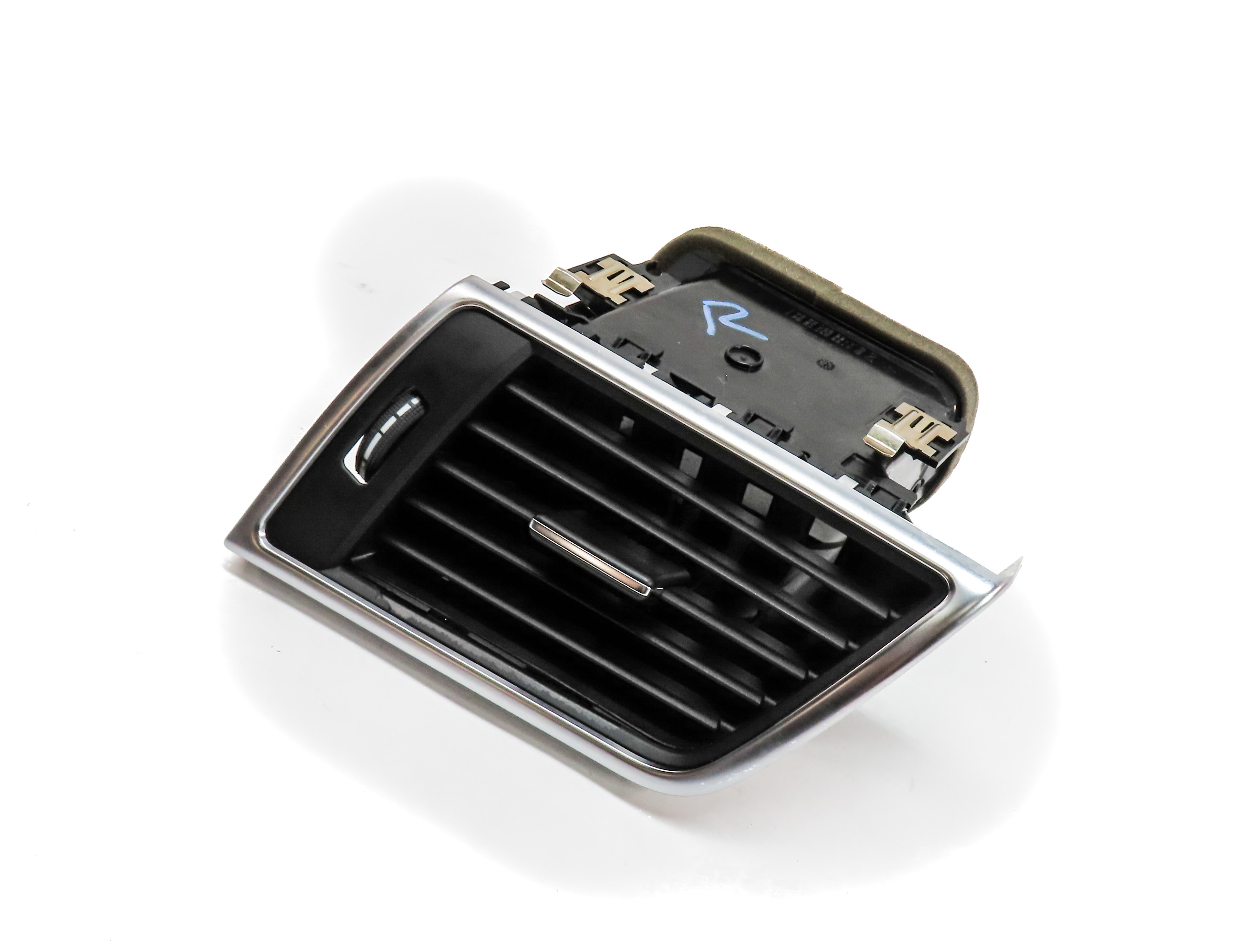 2014 MERCEDES GL450 (X166) FRONT RIGHT PASSENGER OUTER DASH HEATER A/C AIR VENT — exact item pictured